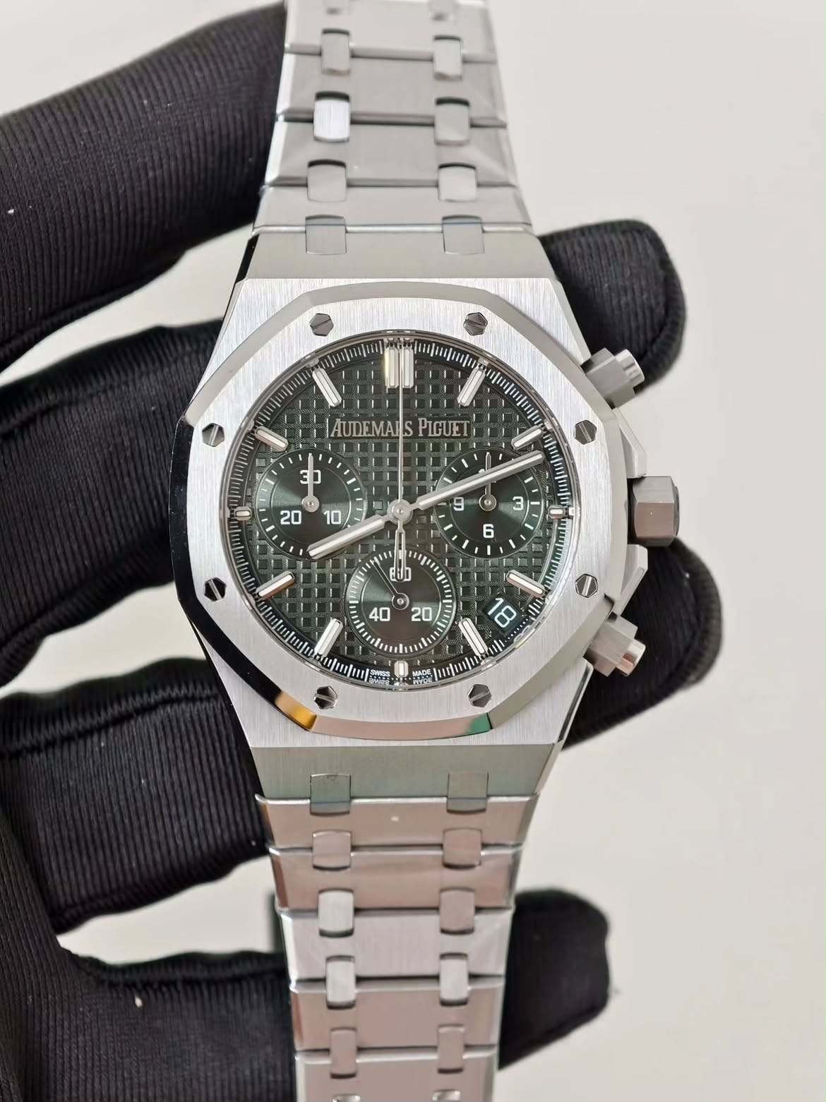 AUDEMARS PIGUET 26240 Royal Oak Chrono Steel , Green Dial , Stainless Bezel , 41mm
