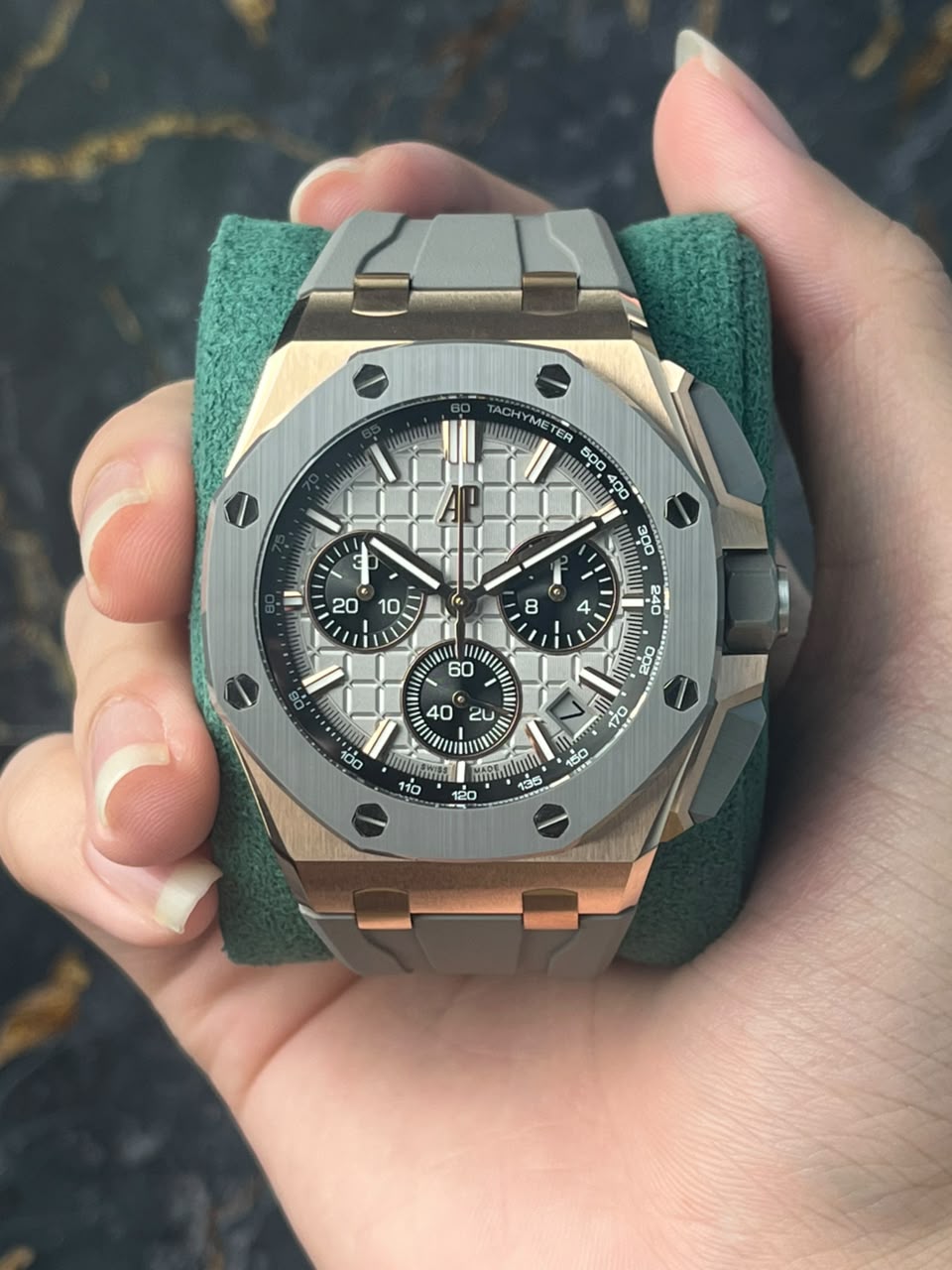 AUDEMARS PIGUET 26420OI.OO.A015VE.01 Royal Oak Offshore Chrono , Grey Dial , Titanium Bezel , 43mm