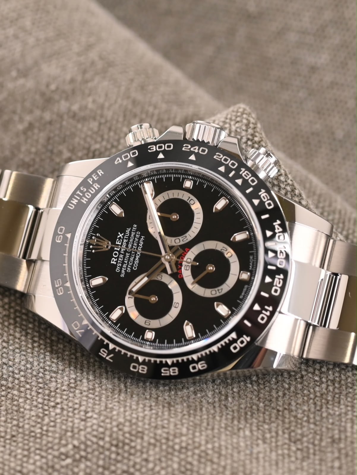 ROLEX 116500LN Daytona Steel , Black Dial , Tachymeter Bezel , 40mm