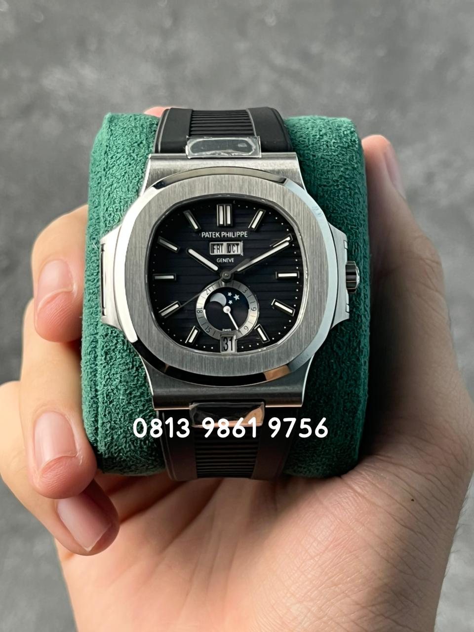 Nautilus Annual Calendar , Blue Dial , Smooth Bezel , 40mm