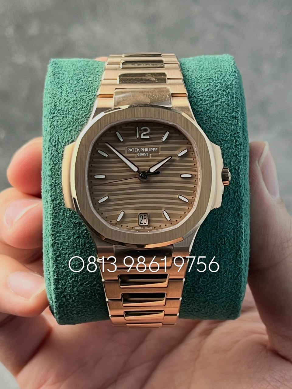 Nautilus Ladies RG , Gold Dial , Smooth Bezel , 35mm
