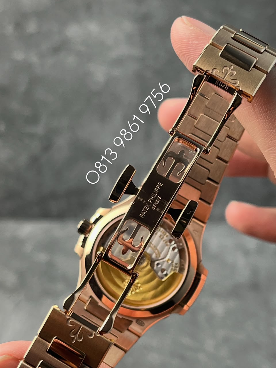 PATEK PHILIPPE 7118/1R-010 5