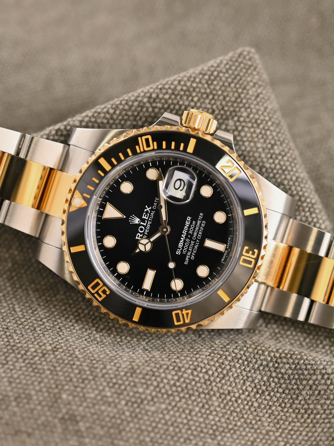 ROLEX 116613LN Submariner Steel & YG , Black Dial , Ceramic Bezel , 40mm