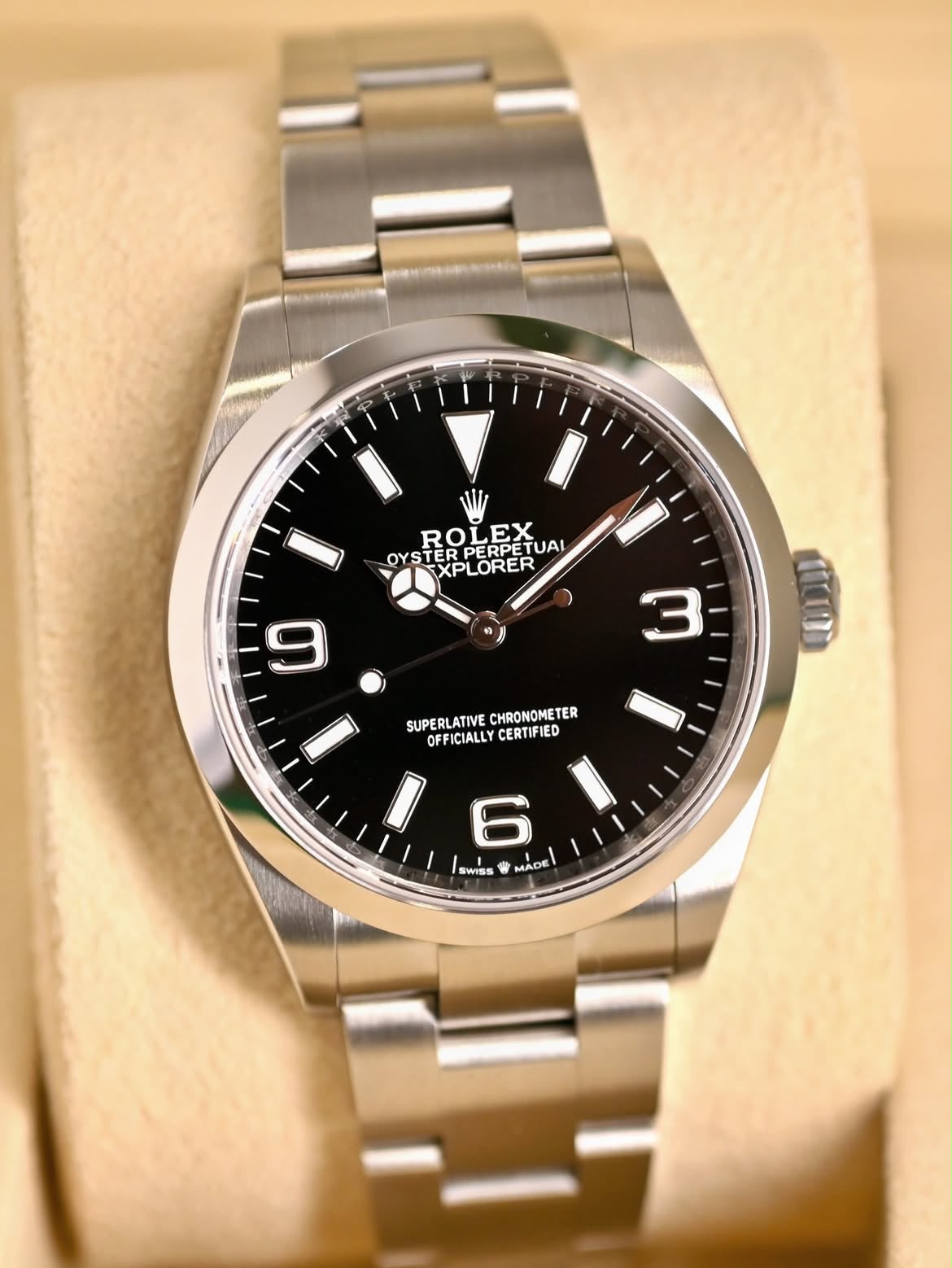 ROLEX 124270 Explorer Steel , Black Dial , Smooth Bezel , 36mm